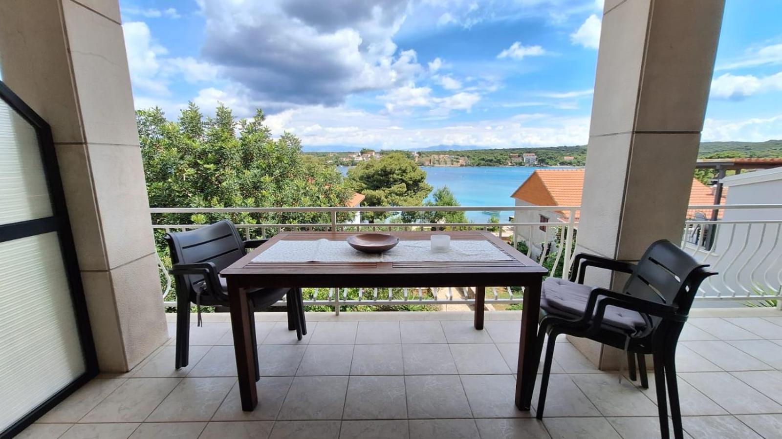 Ceratonia Apartments Loviste Luaran gambar
