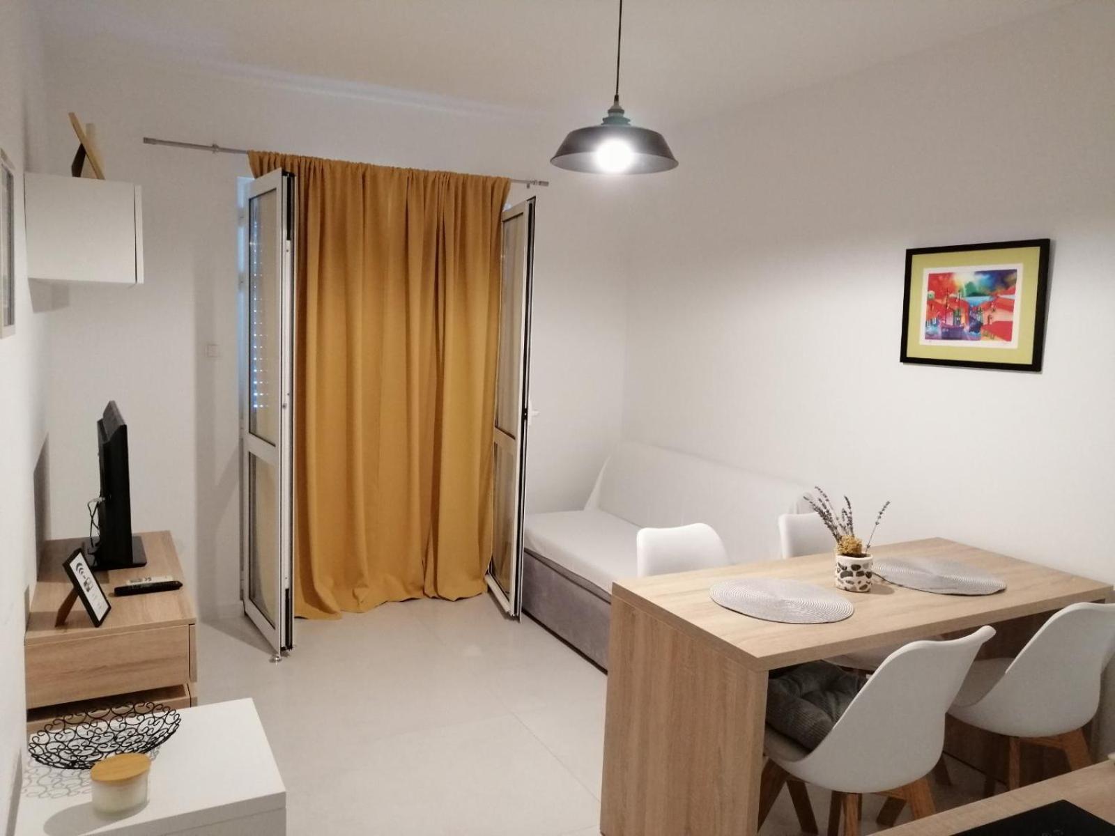 Ceratonia Apartments Loviste Bilik gambar
