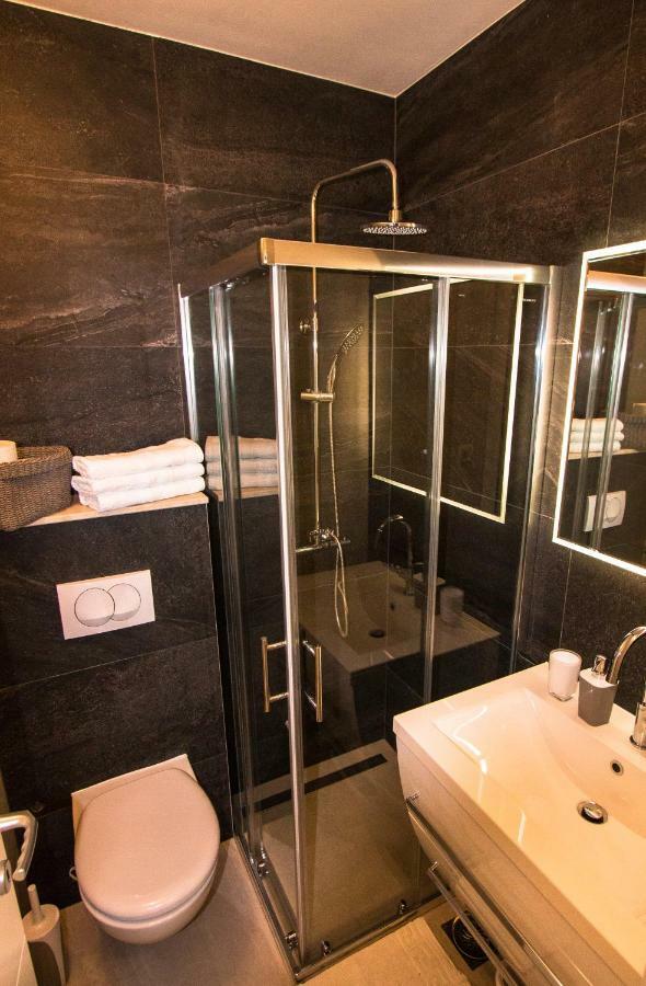 Ceratonia Apartments Loviste Luaran gambar